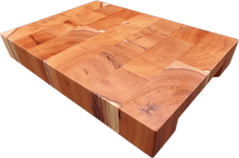 Laden Sie das Bild in den Galerie-Viewer, Massives Servier- und Schneidebrett- "Stjórn"